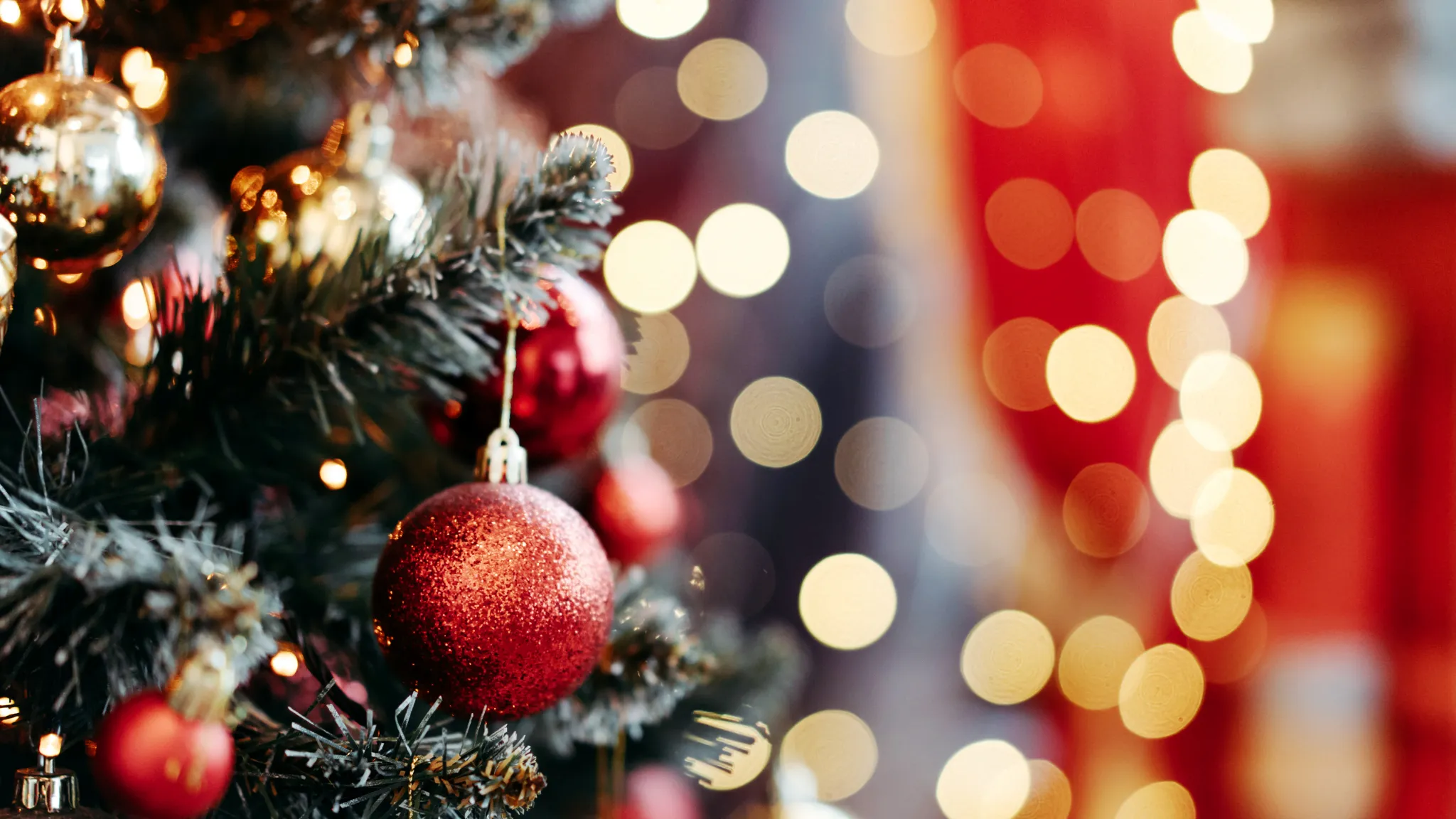 https://decare23.proactivedigital.ie/wp-content/uploads/2024/03/Christmas-Season.webp