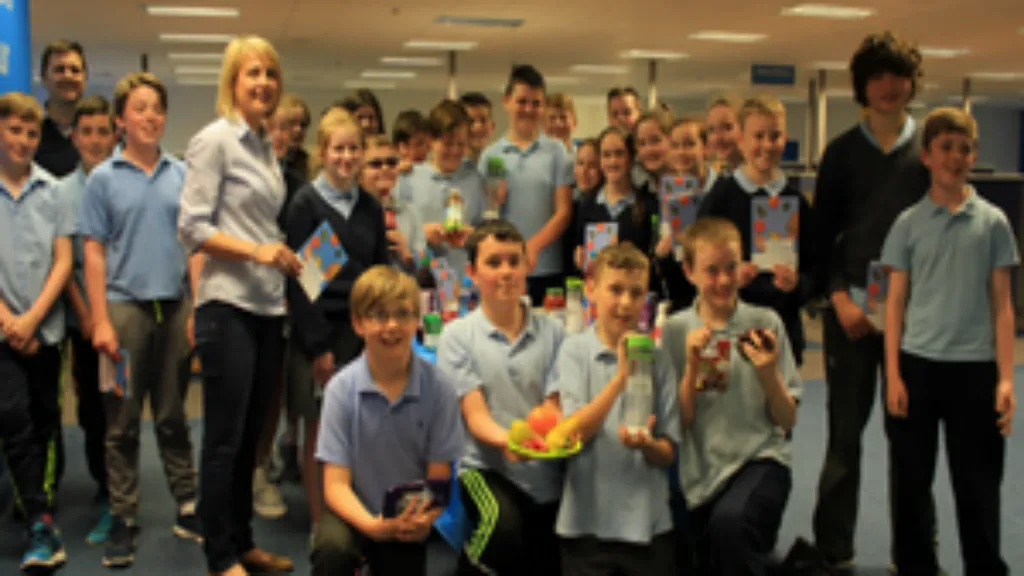 https://decare23.proactivedigital.ie/wp-content/uploads/2024/03/Delivering-smiles-for-local-students-CP-640x300-c-default.webp