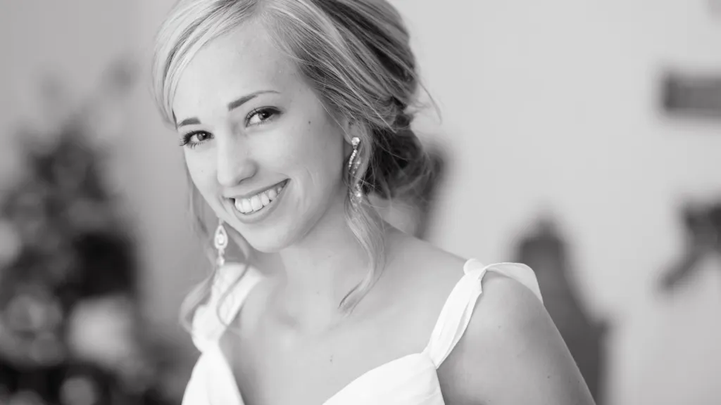 https://decare23.proactivedigital.ie/wp-content/uploads/2024/03/White-Smile-on-Wedding-Day-640x300-c-default.webp