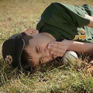 School’s out & summer is here which means your children are spending far more time outdoors playing sports and attending summer camps. With sport, unfortunately sometimes injuries are par for the course. Did you know that dental injuries are more common than you may think? Our DeCare experts are here to discuss the top three dental injuries and how to deal with them if they occur. 